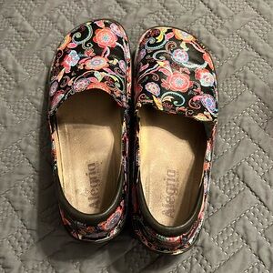 Alegria paisley shoes. Size 39